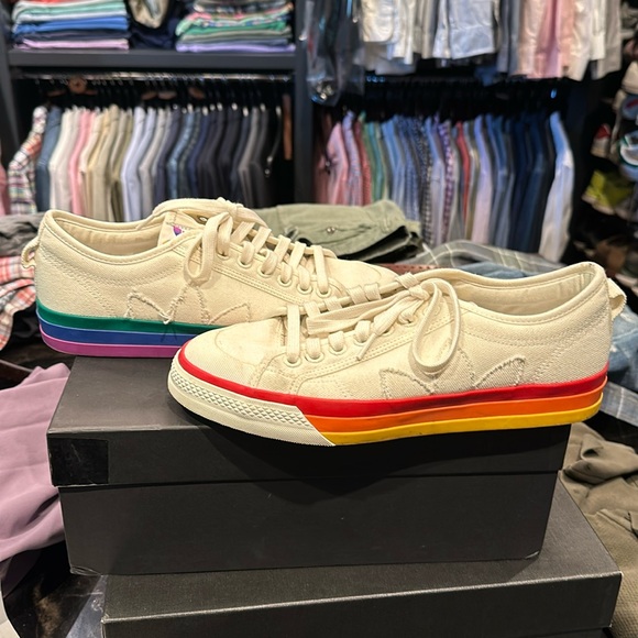 Adidas Love Unites - Picture 1 of 6